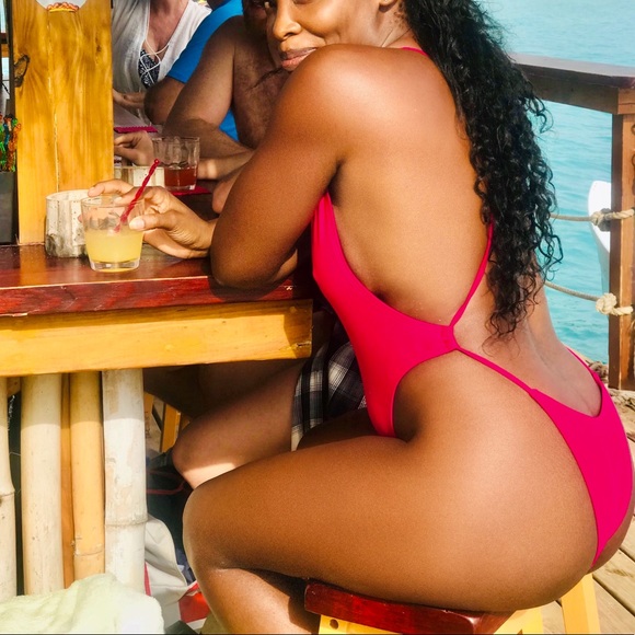 Meet your Posher, Jacinda - Picture 2 of 3